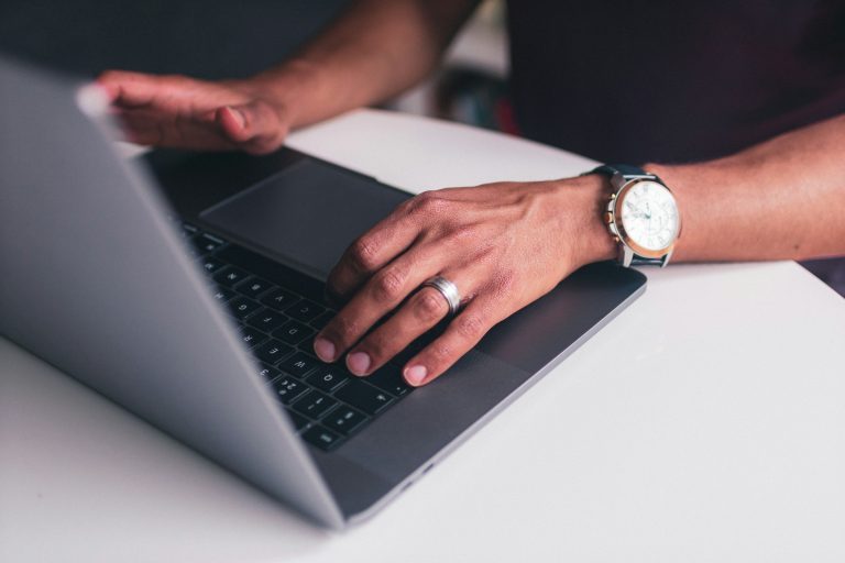 10 Link-Building Experts Who Can Transform Your Online Presence