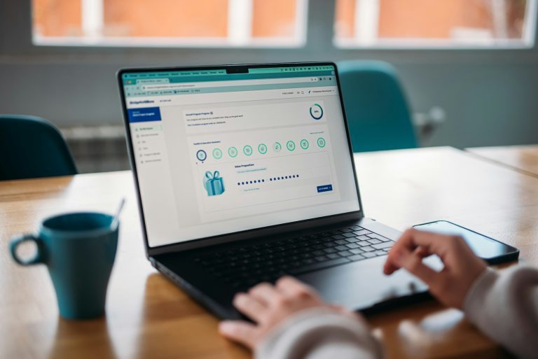 A Quick Fraud Detection Graph Analytics Throwdown With Fewer Headaches